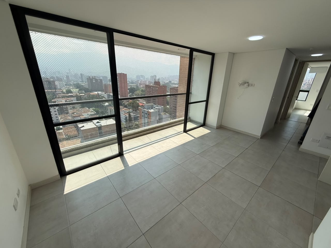 ARRIENDO APARTAMENTO EN LOS COLORES
