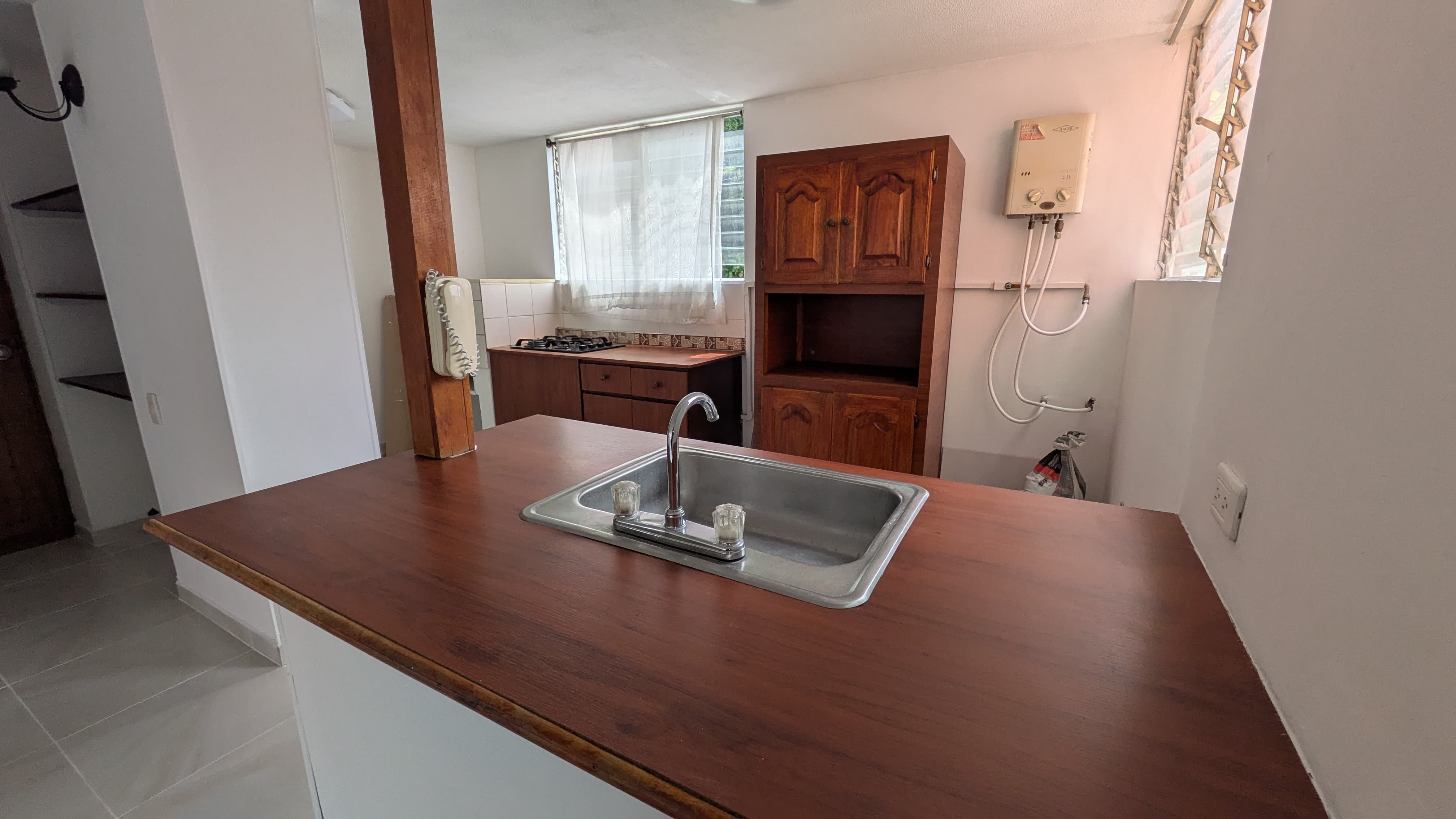 Arriendo apartamento en Calasanz parte baja
