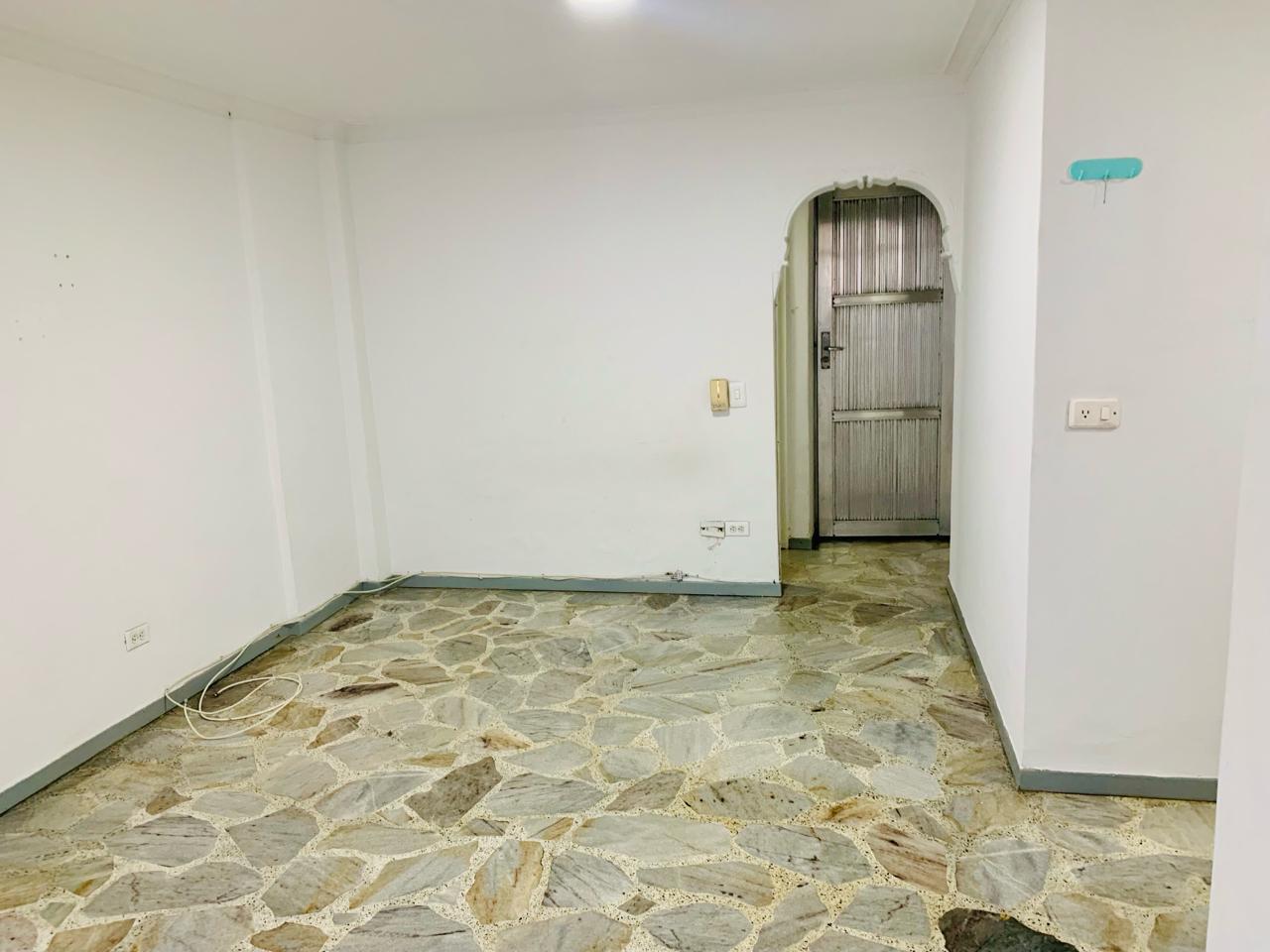 ARRIENDO APARTAESTUDIO EN LA CASTELLANA