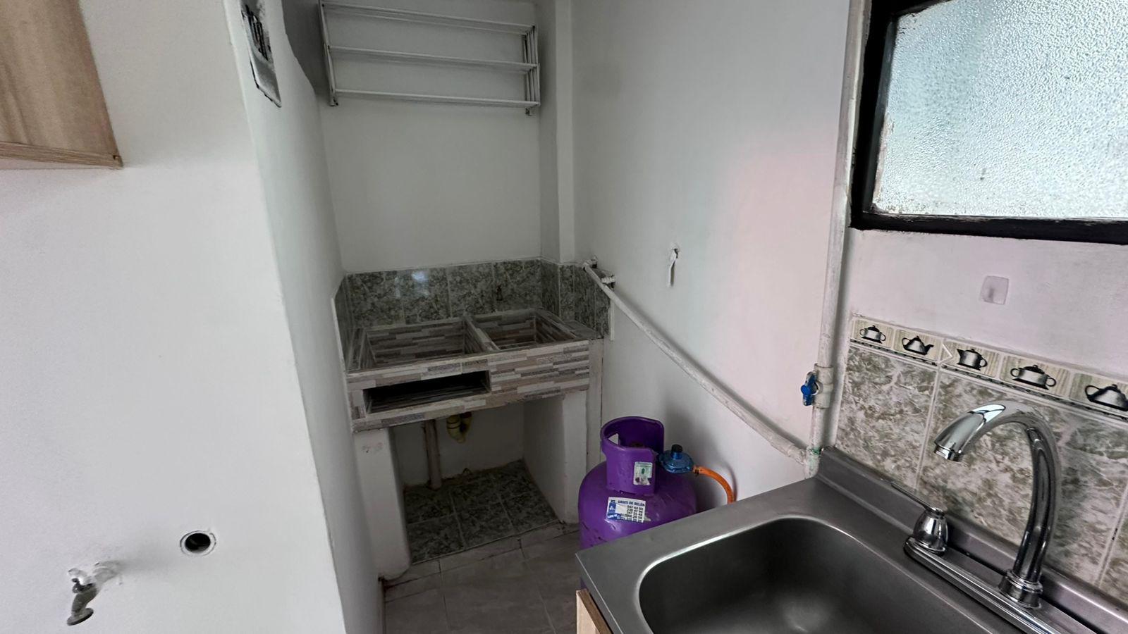 ARRIENDO APARTAESTUDIO EN LA FLORESTA
