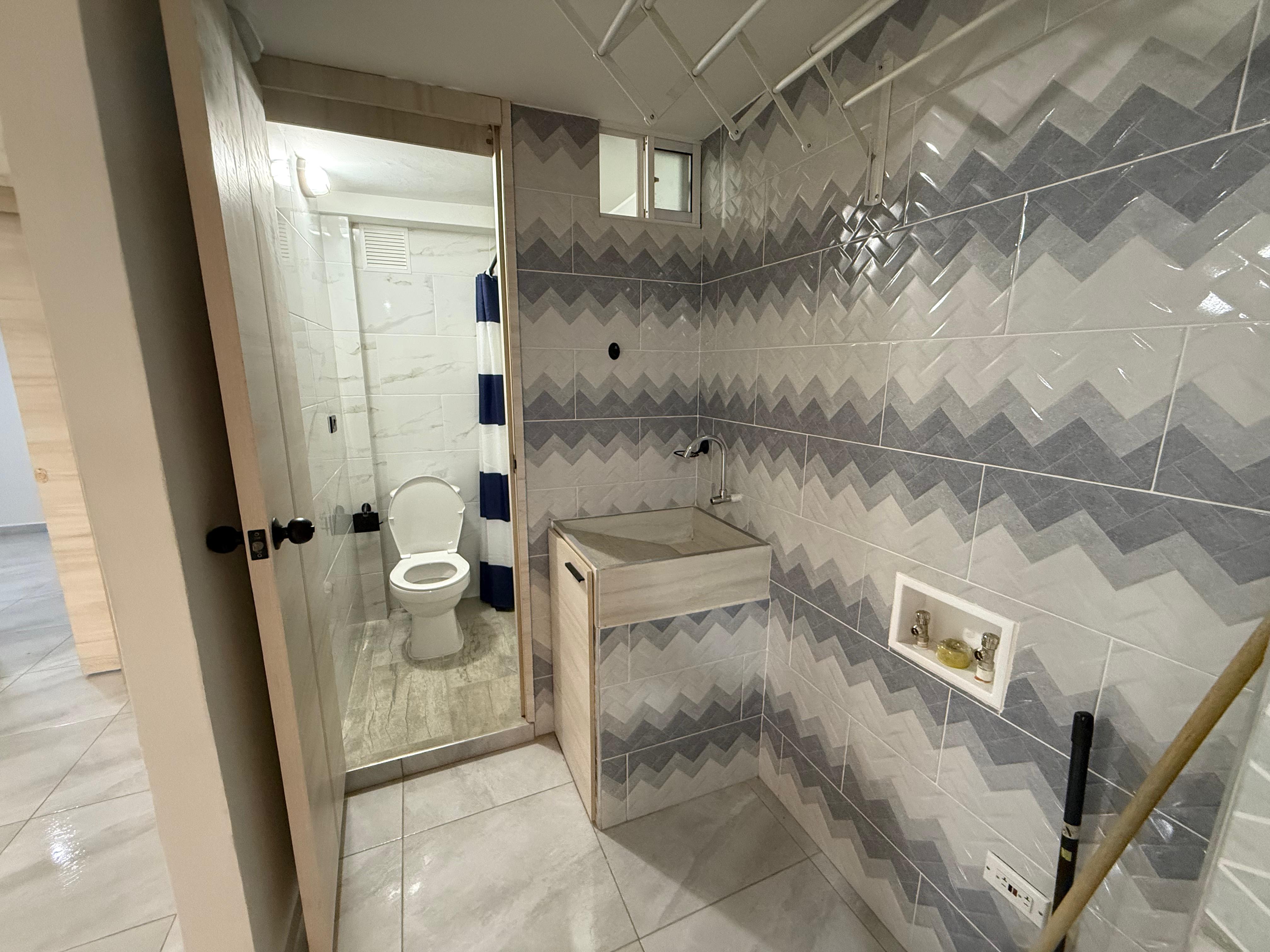 ARRIENDO APARTAESTUDIO EN LA FLORESTA