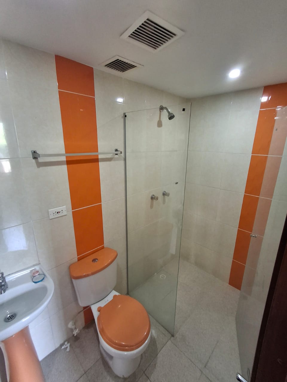 ARRIENDO APARTAMENTO EN SANTA MONICA 2