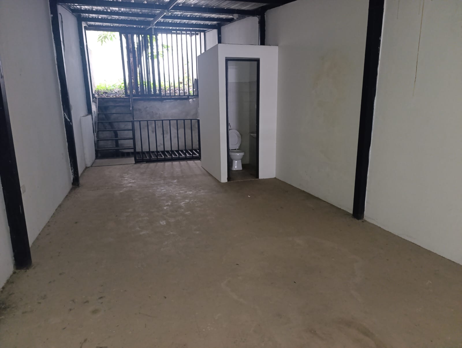 ARRIENDO BODEGA  SALVADOR