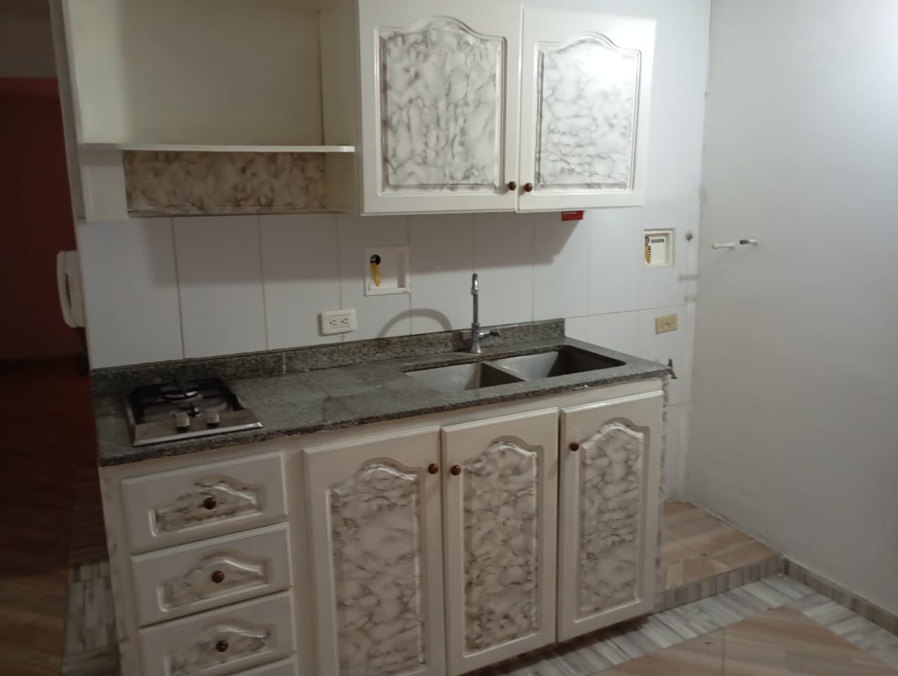 ARRIENDO APARTAESTUDIO BRRIO CRISTOBAL
