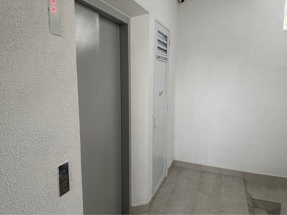 VENDO APARTAMENTO EN SANTA MONICA