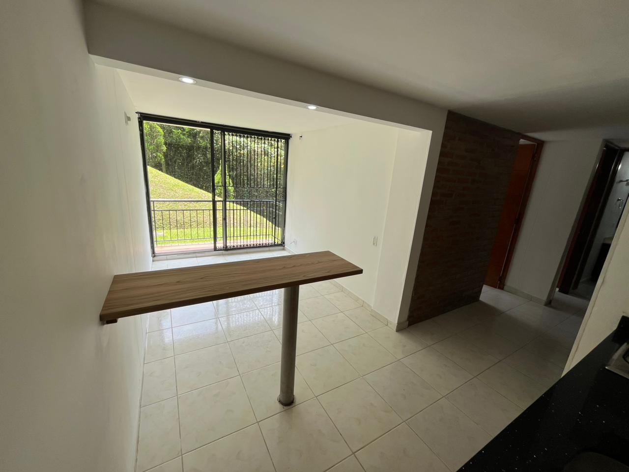 Arriendo apartamento ubicado en el sector Loma del Indio
