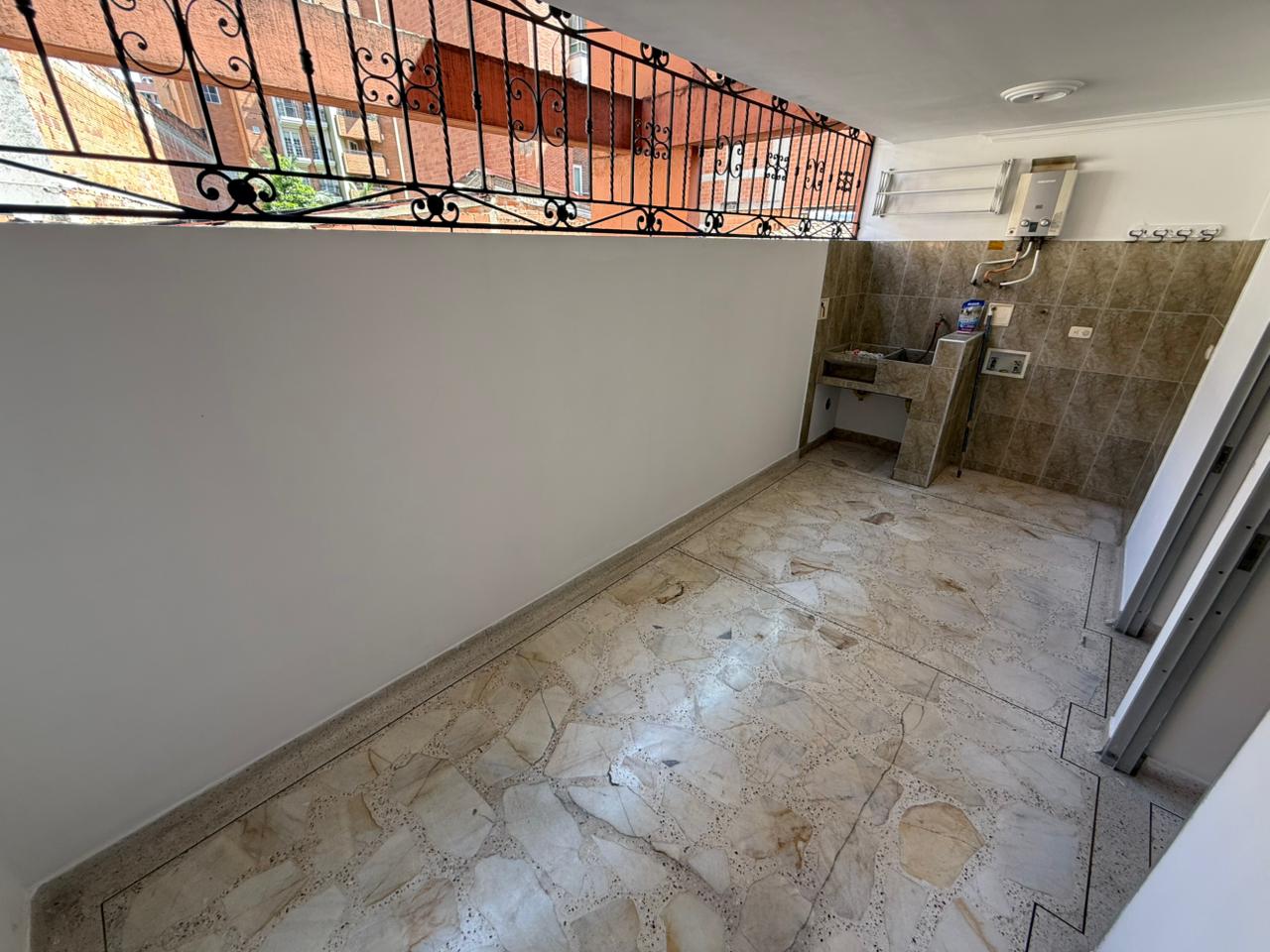 ARRIENDO APARTAMENTO EN LAURELES LAS ACACIAS