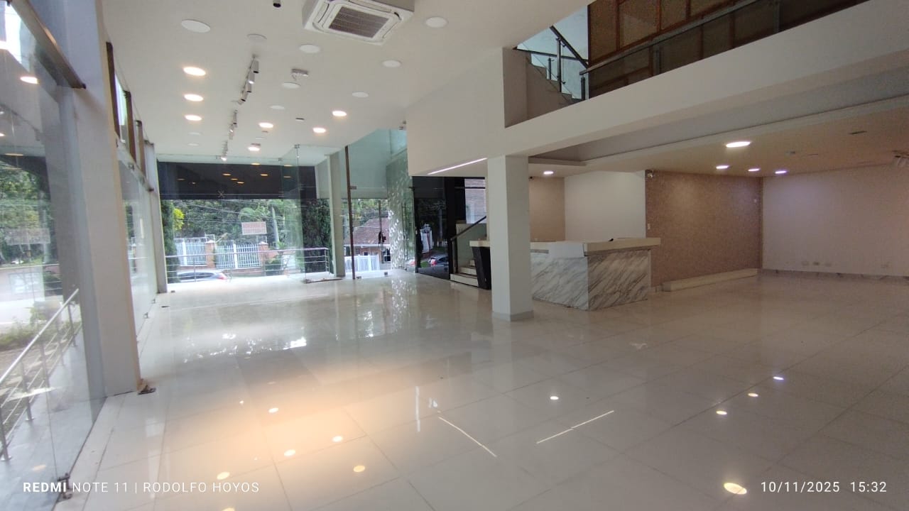 Arriendo Local En Patio Bonito