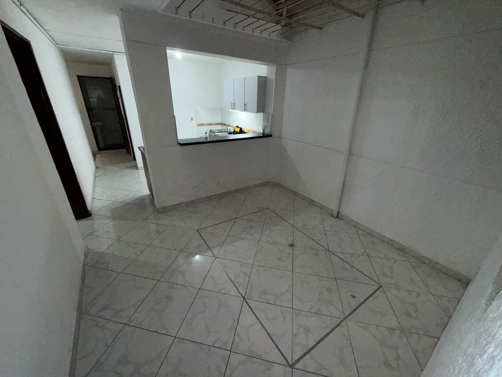 ARRIENDO CASA EN EL VELODROMO