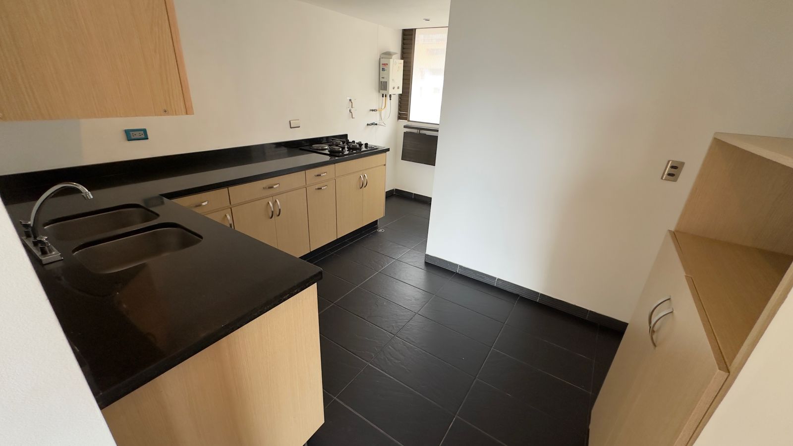 ARRIENDO APARTAMENTO EN EL POBLADO LA FRONTERA