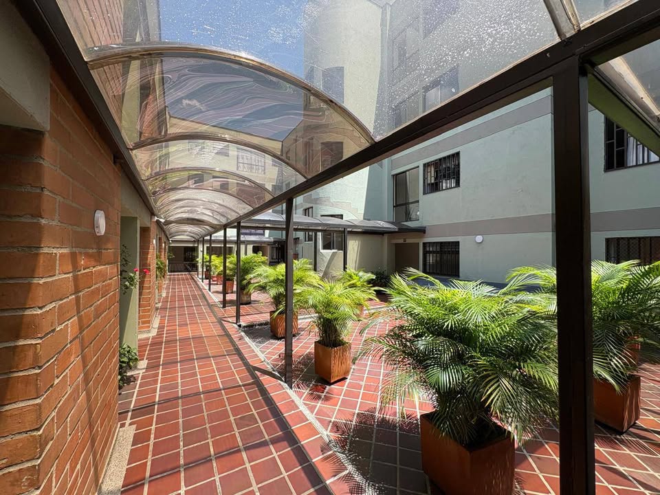 VENDO APARTAMENTO EN LAURELES