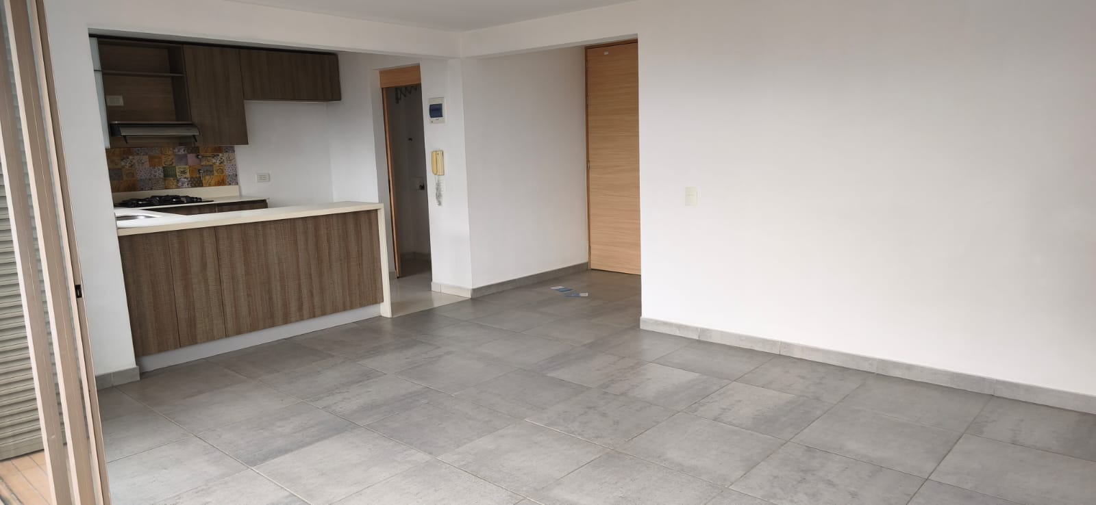 ARRIENDO APARTAMENTO EN LA LOMA DE LOS BERNAL