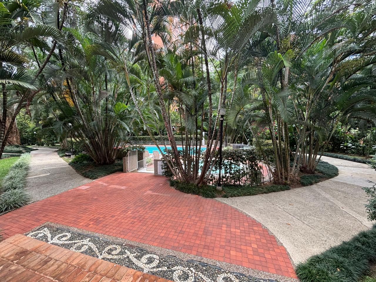 ARRIENDO APARTAMENTO EN EL POBLADO