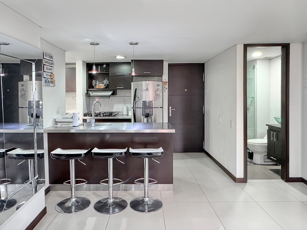 ARRIENDO APARTAMENTO AMOBLADO EN LOS COLORES