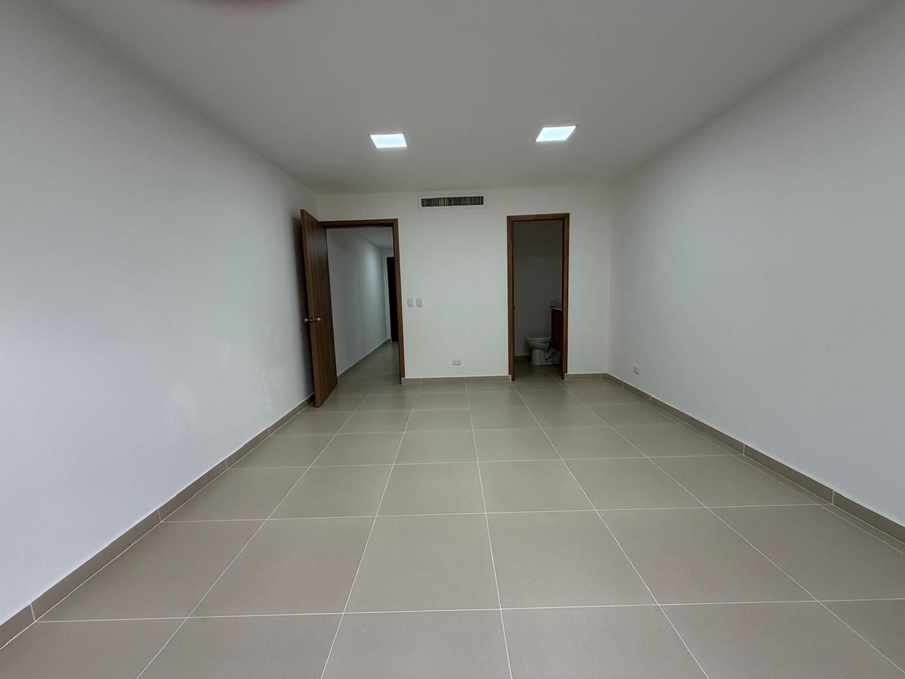 ARRIENDO LOCAL EN EL POBLADO.