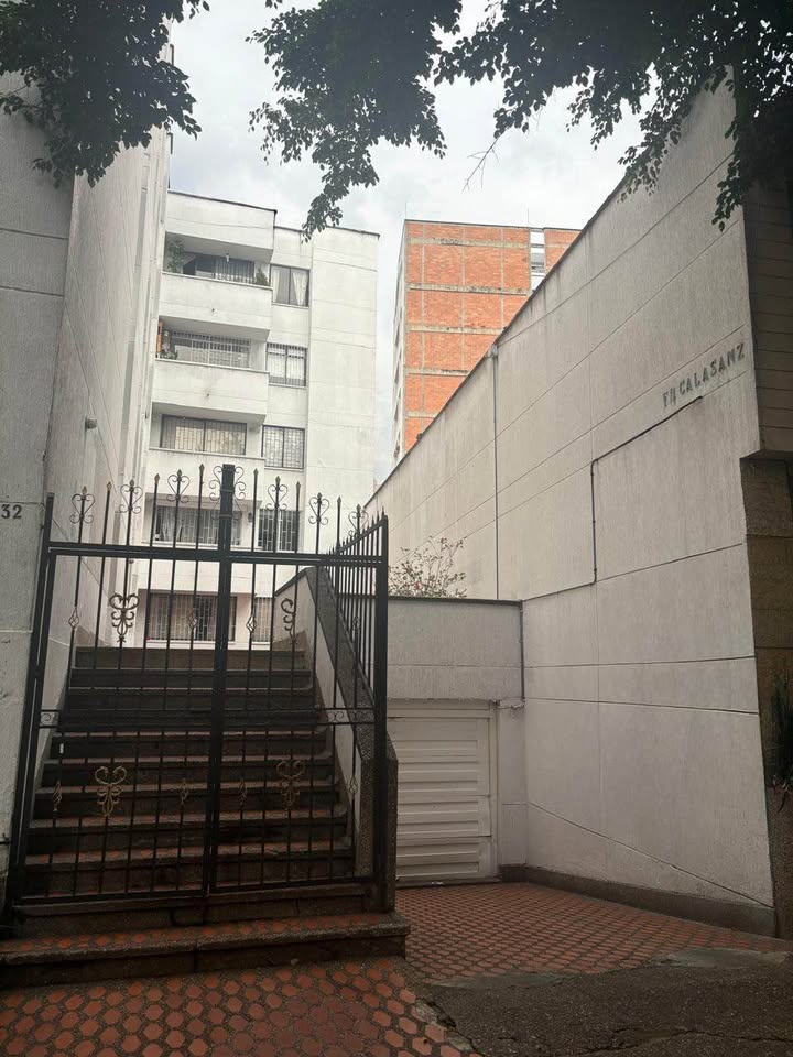 VENDO APARTAMENTO EN CALASANZ