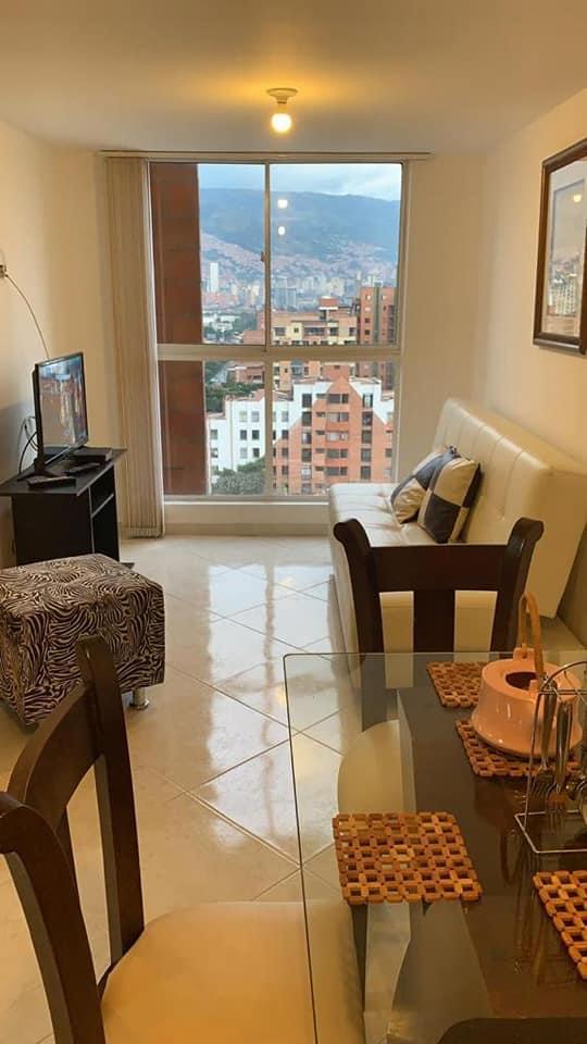 ARRIENDO APARTAMENTO AMOBLADO EN LAURELES SAN JOAQUIN
