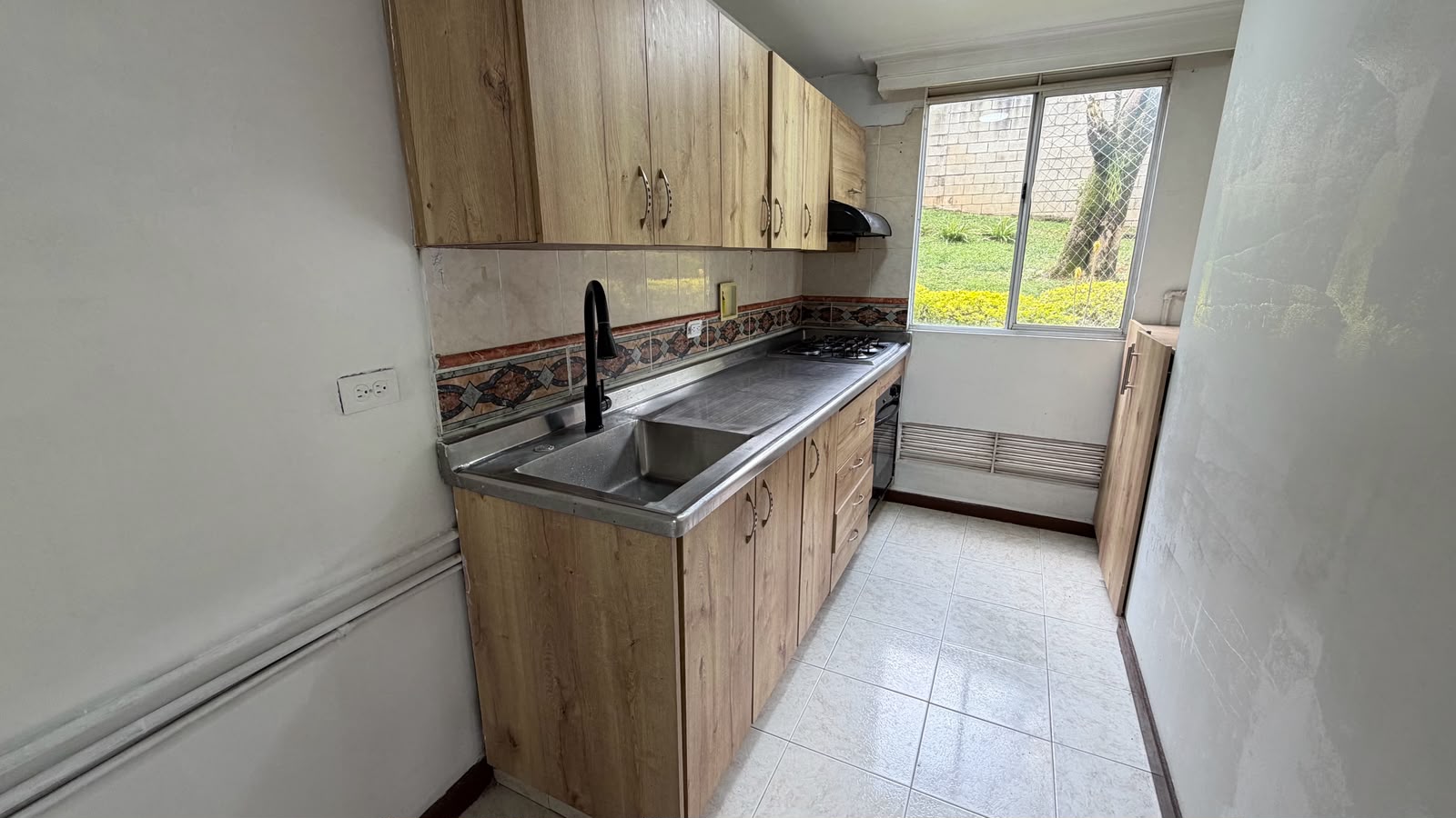 VENDO APARTAMENTO EN SANTA MONICA