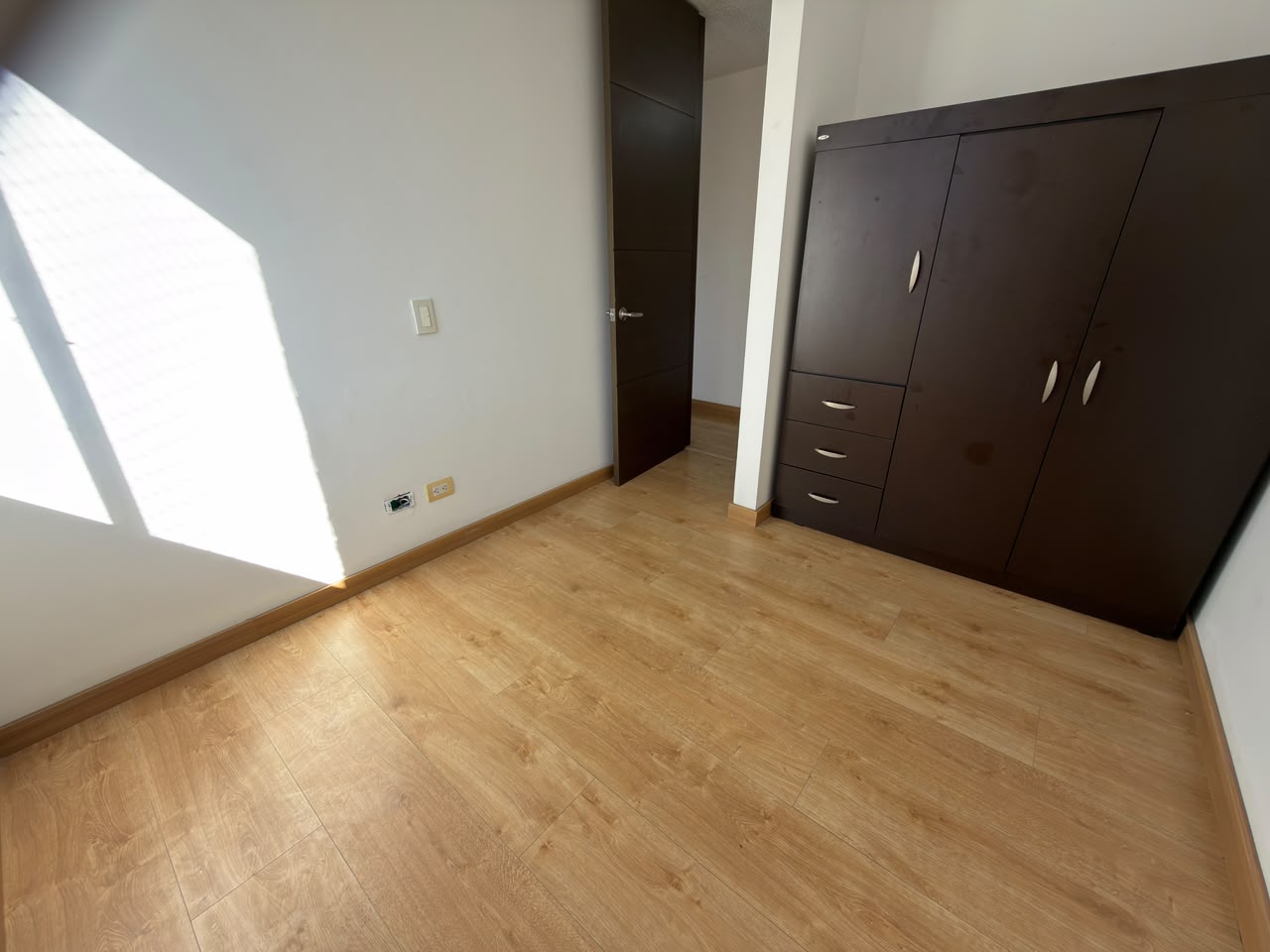 ARRIENDO APARTAMENTO EN LA LOMA DE LOS BERNAL