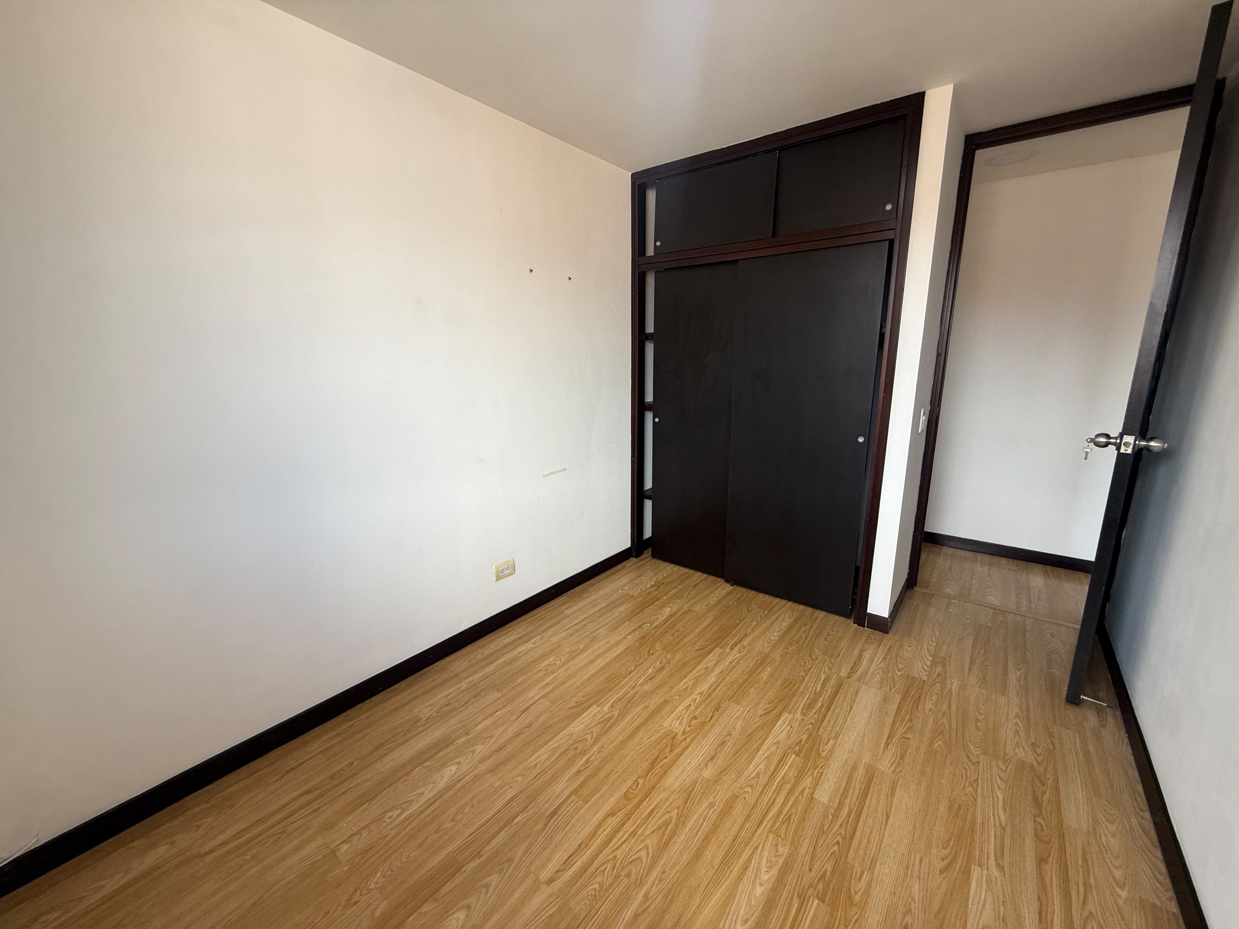 Arriendo Apartamento en los Colores
