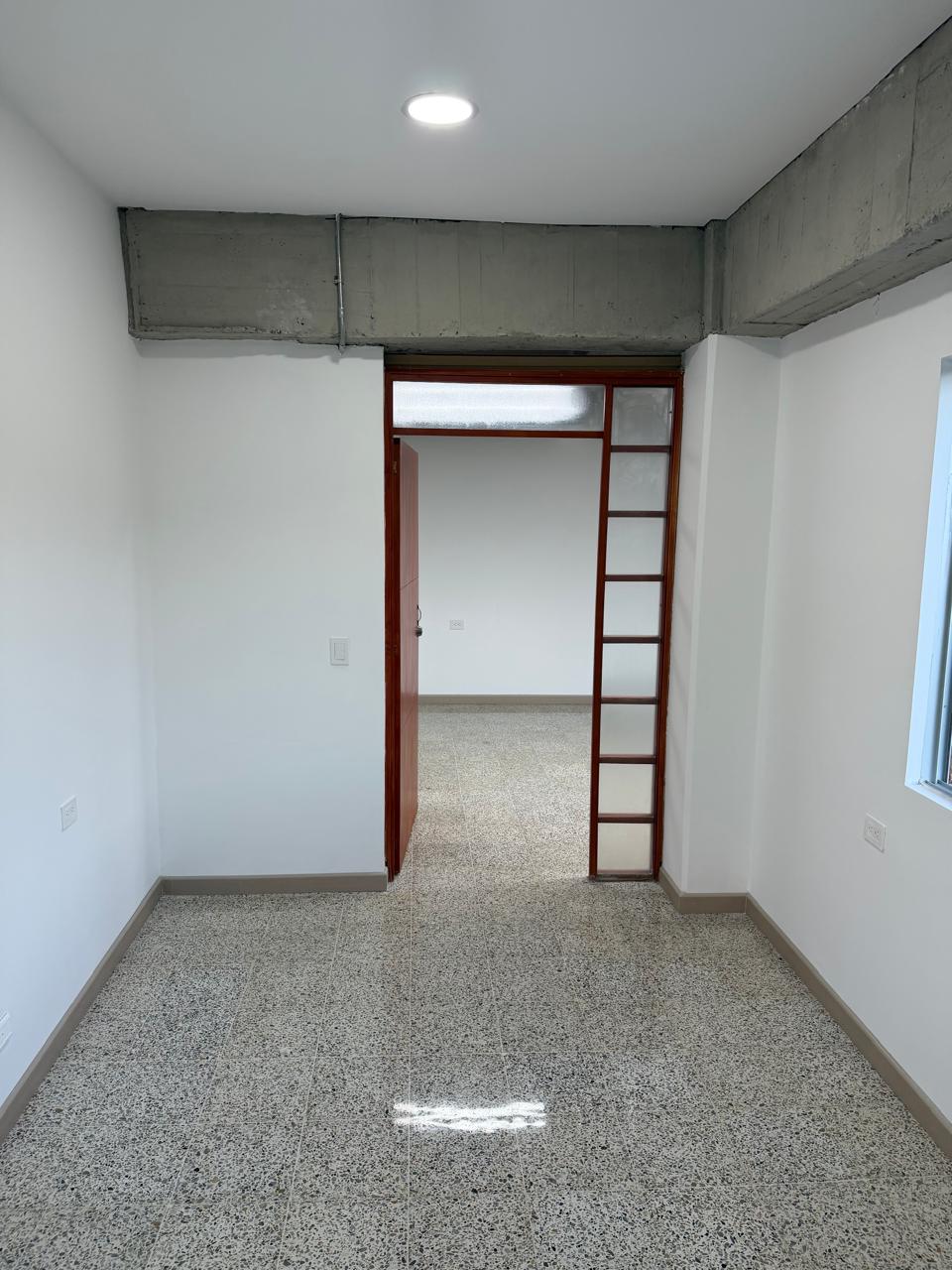 ARRIENDO OFICINAS EN LAURELES