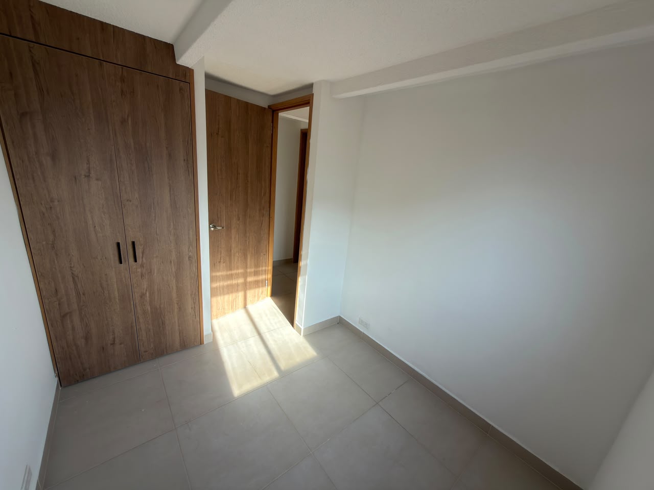 ARRIENDO APARTAMENTO EN LA LOMA DE LOS BERNAL