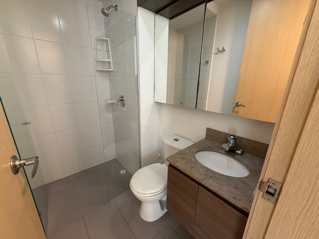 ARRIENDO APARTAMENTO EN LA LOMA DEL INDIO