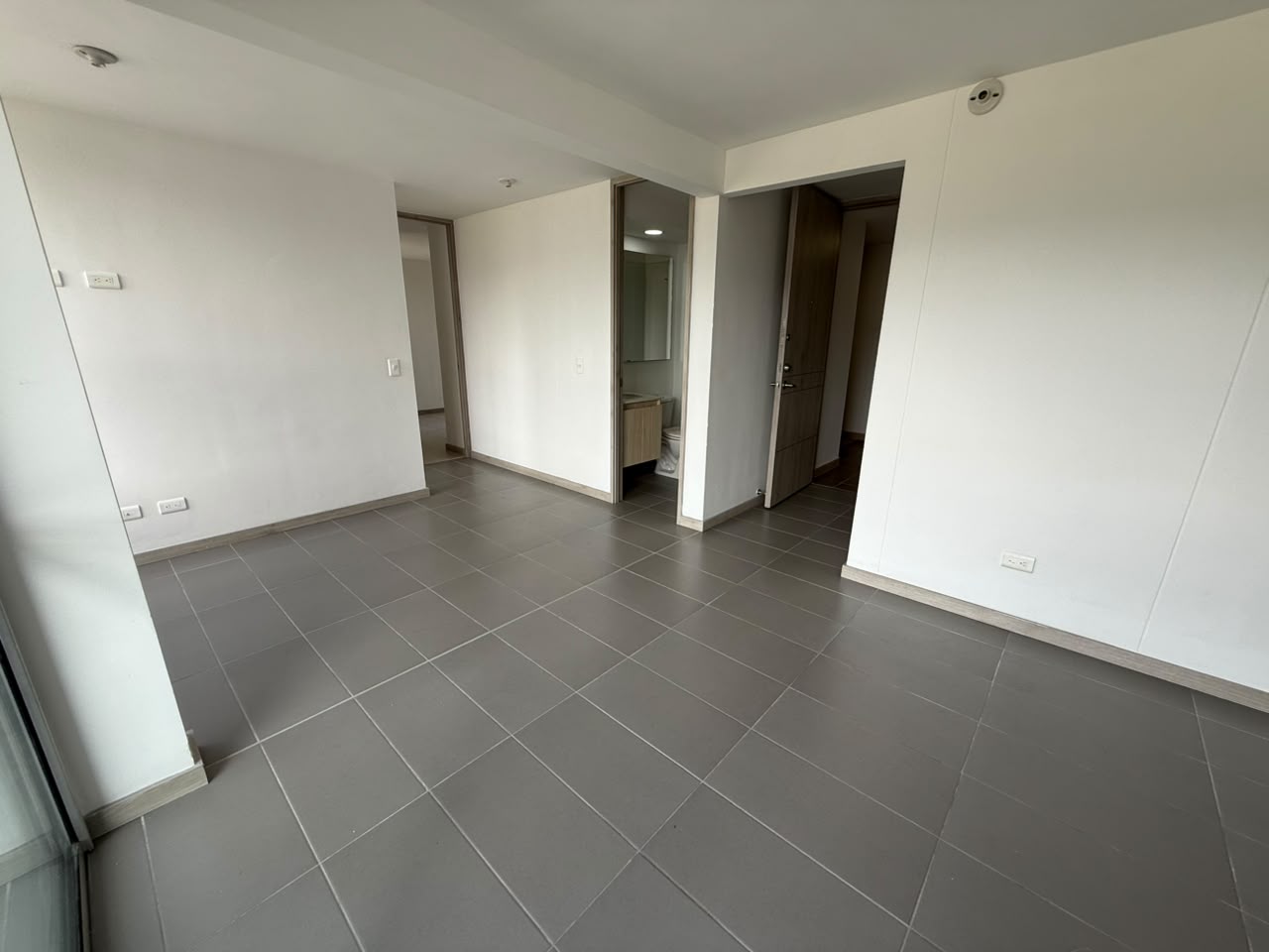 ARRIENDO APARTAMENTO EN LA LOMA DE LOS BERNAL