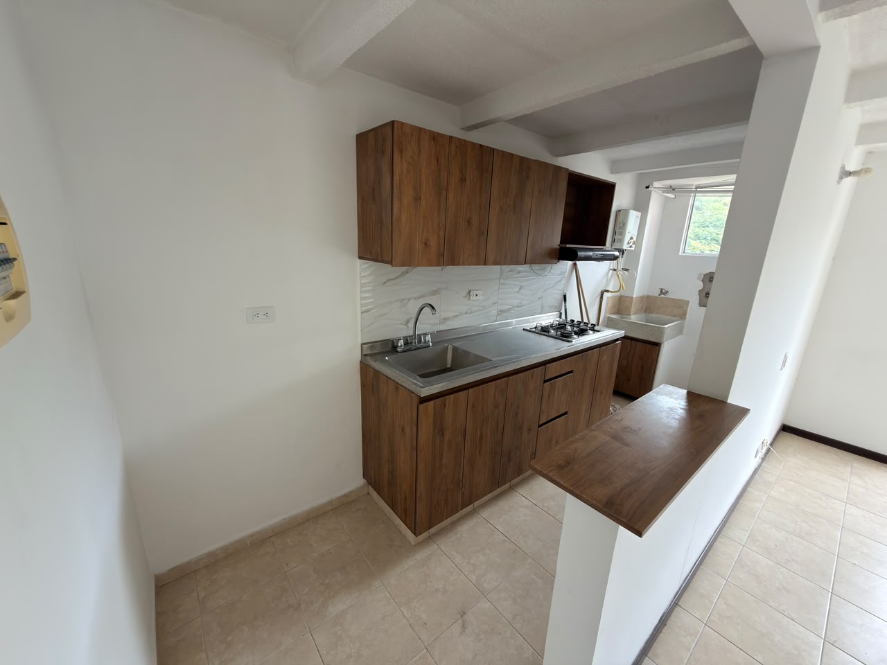 ARRIENDO APARTAMENTO EN LOMA DE LOS BERNAL