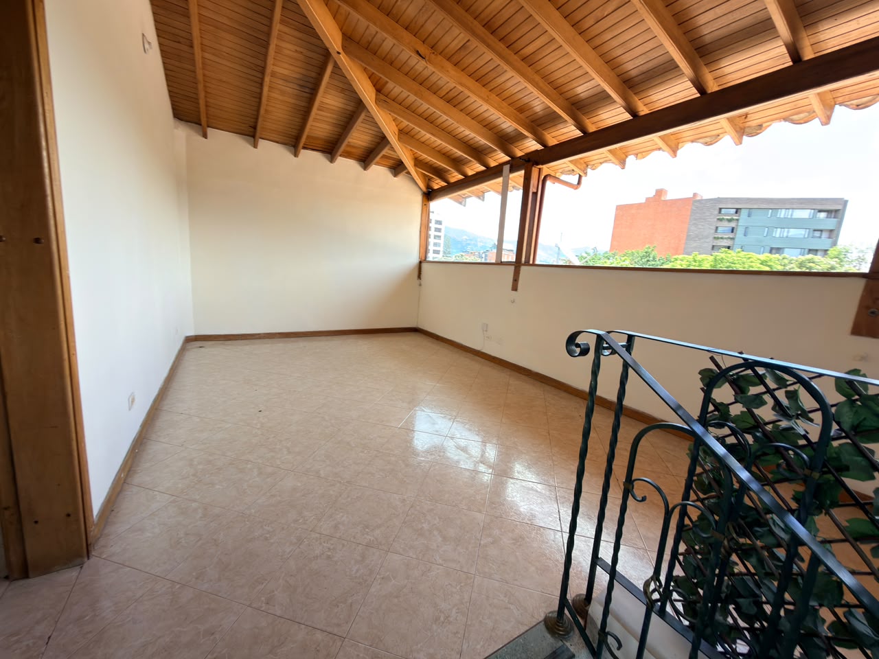ARRIENDO APARTAMENTO DUPLEX EN EL VELODROMO