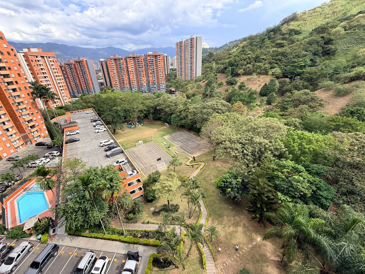 VENDO APARTAMENTO EN LOMA DE OS BERNAL