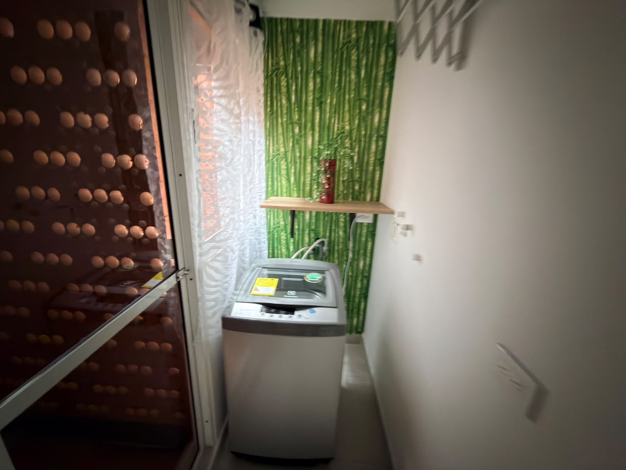 ARRIENDO APARTAMENTO AMOBLADO EN EL VELODROMO