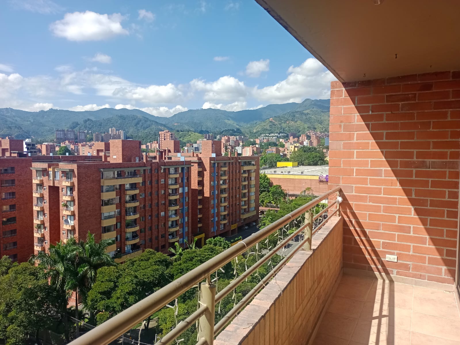 Se arrienda apartamento en laureles