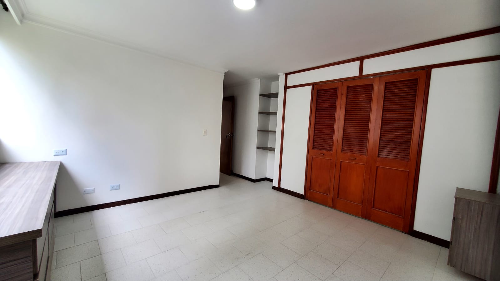 ARRIENDO APATAMENTO POBLADO LOMA DE ALEJANDRIA