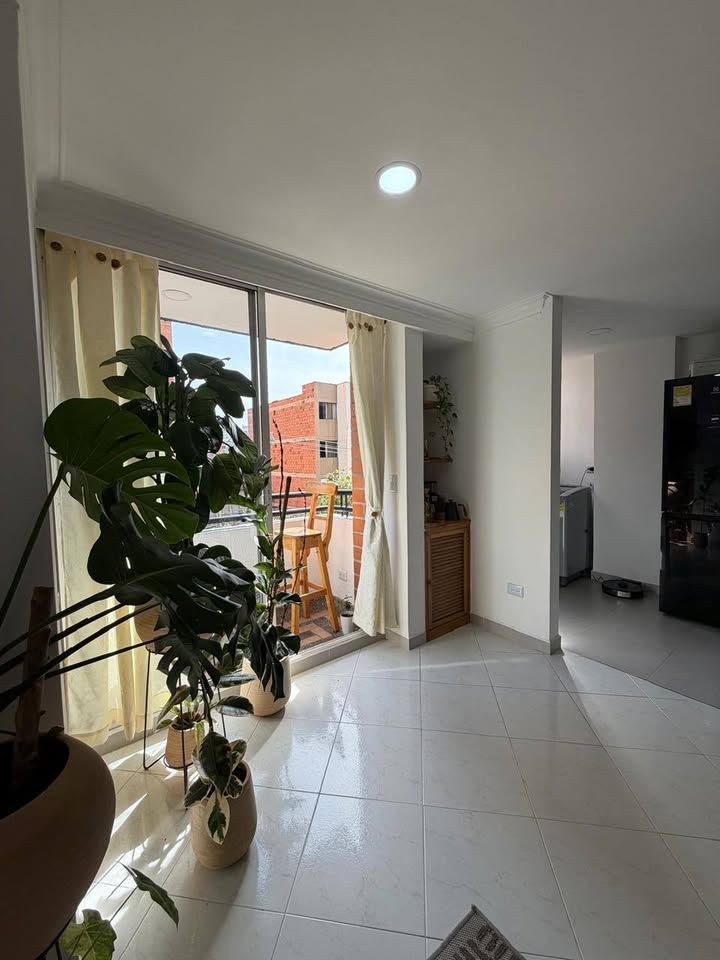 ARRIENDO APARTAESTUDIO EN LA CASTELLANA
