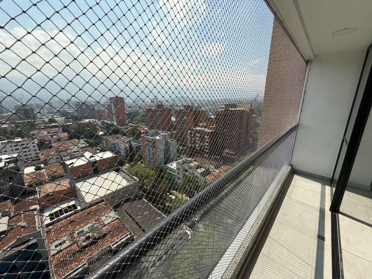 ARRIENDO APARTAMENTO EN LOS COLORES