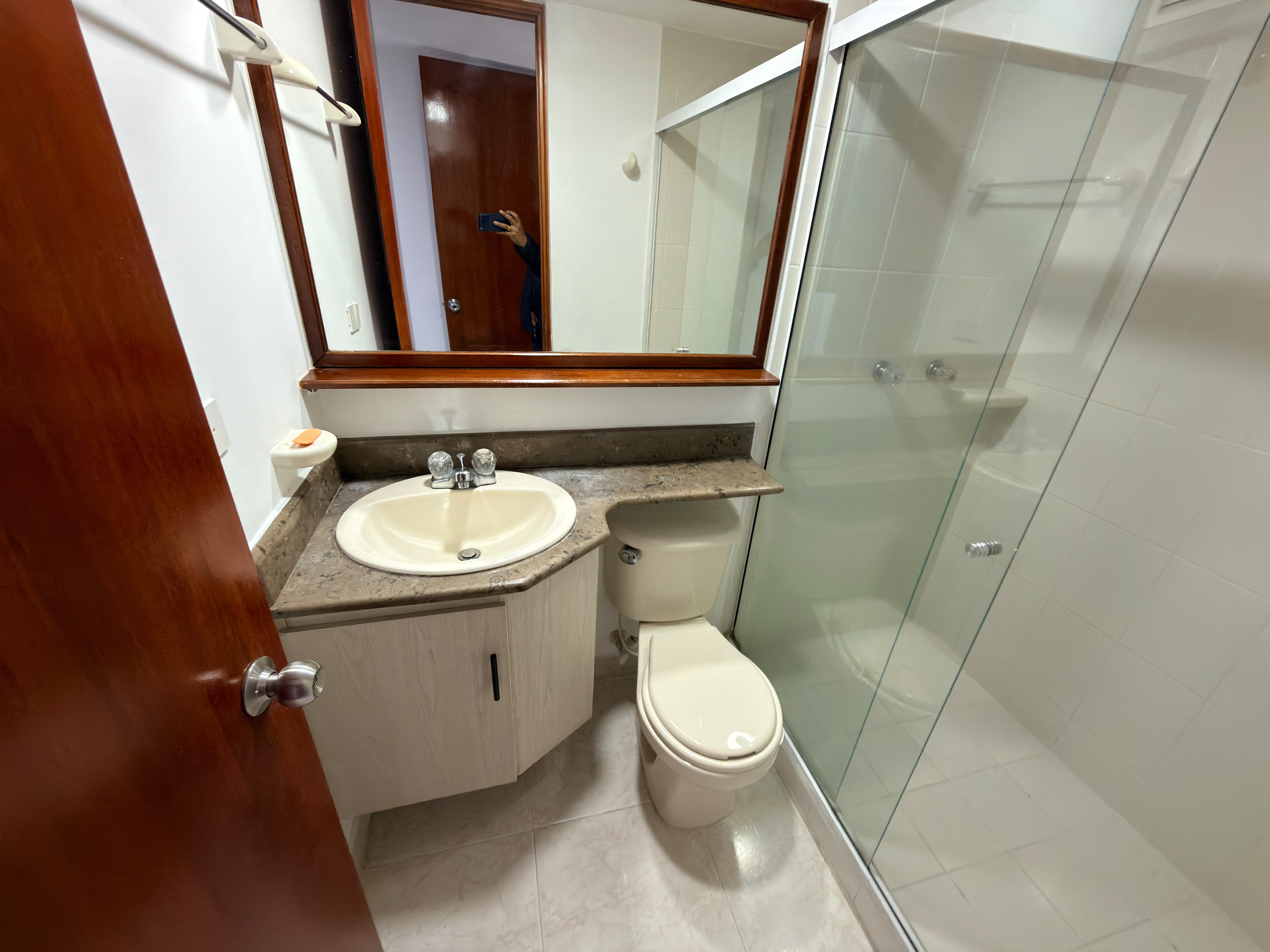 Arriendo Apartamento Lomas de los Bernal