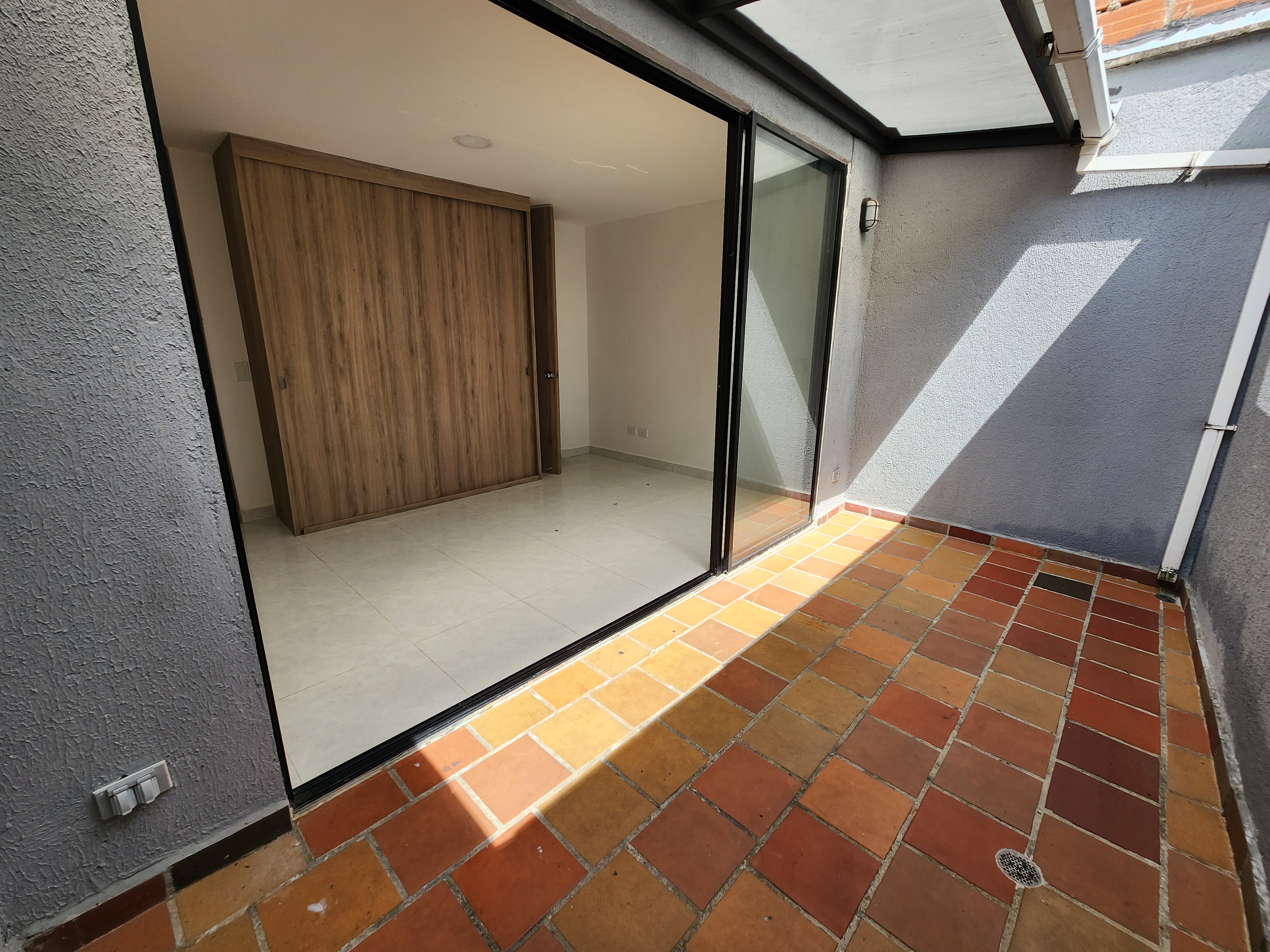 Aparta-estudio arriendo santa lucia