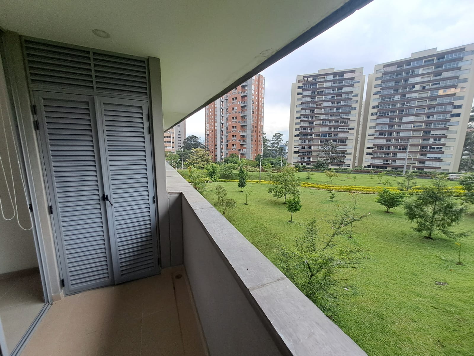ARRIENDO APARTAMENTO POBLADO  LOS BALSOS