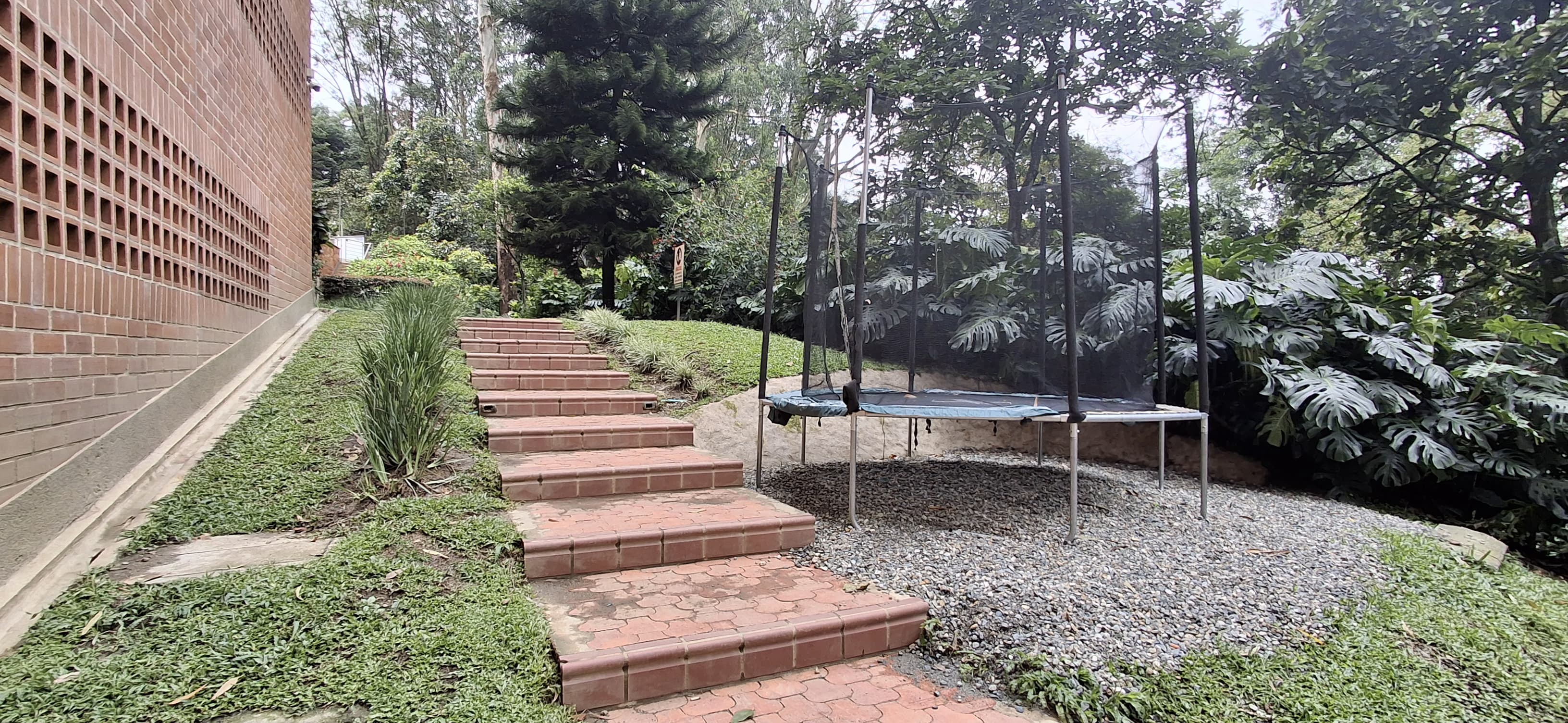 VENDO APARTAMENTO DUPLEX EN SAN LUCAS EL POBLADO