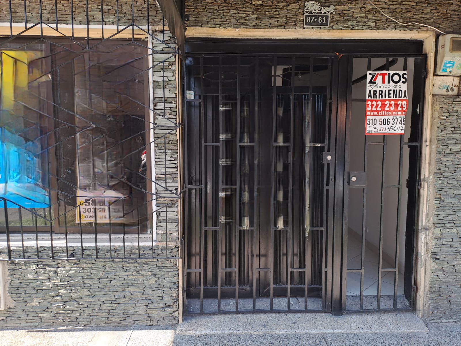 ARRIENDO CASA  LOCAL SANTA LUCIA DOS NIVELES