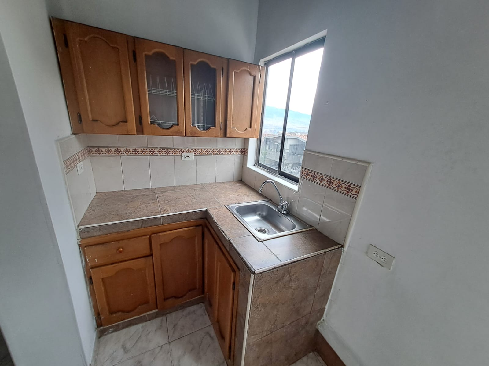 ARRIENDO APARTAESTUDIO MILAGROSA