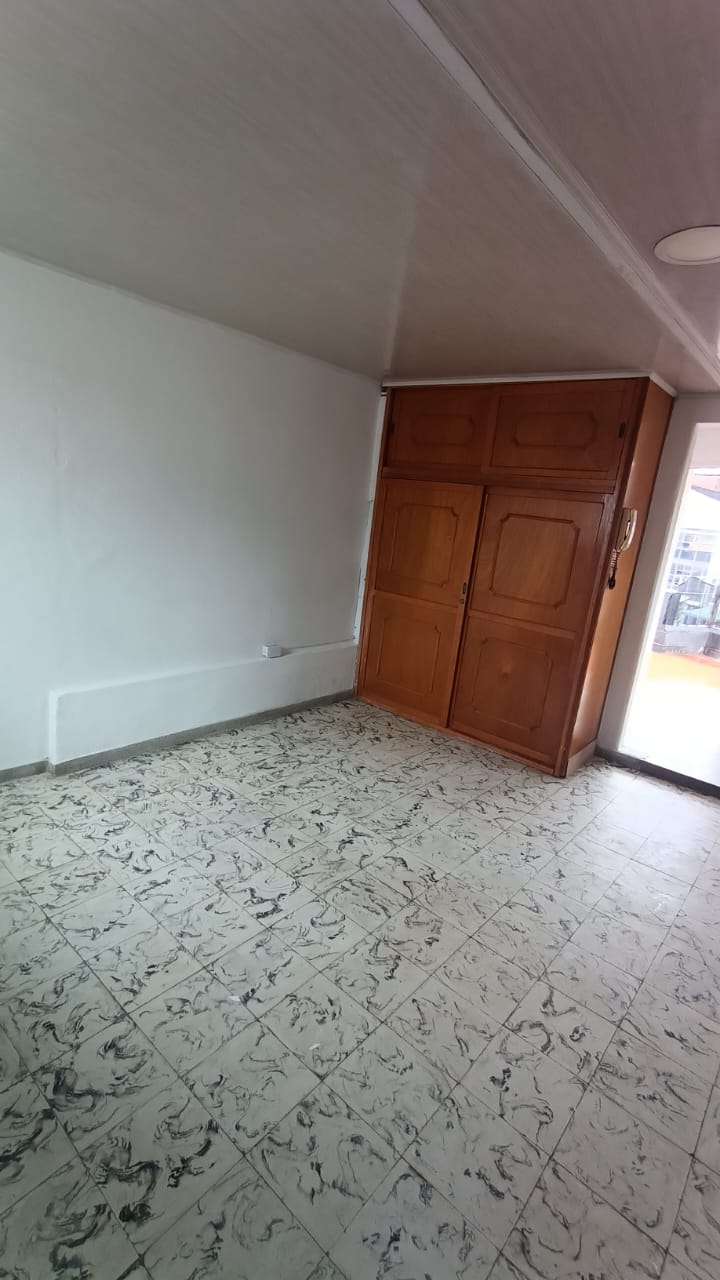 ARRIENDO APARTA ESTUDIO LAURELES