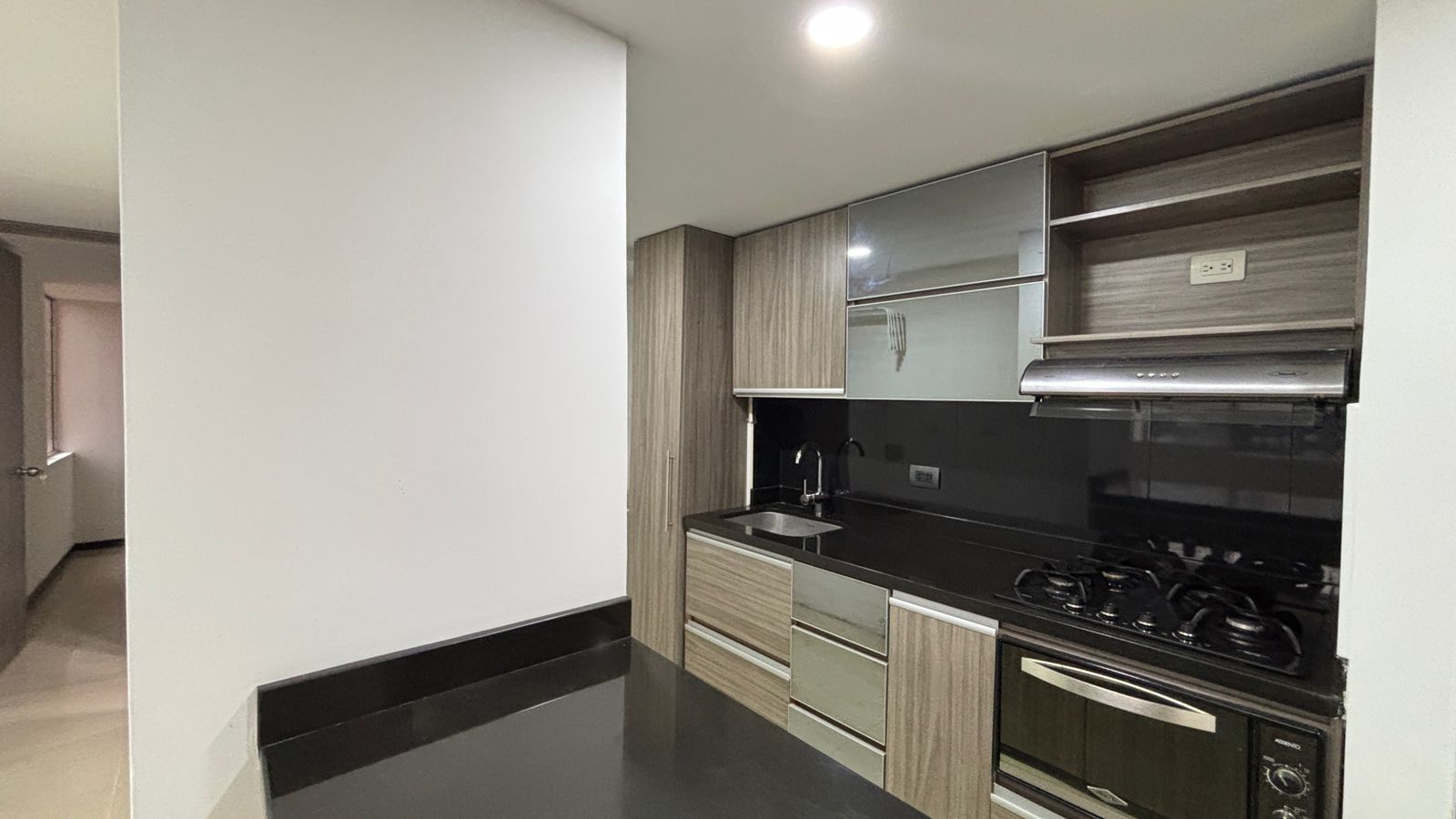 ARRIENDO APARTAMENTO EN LA LOMA DE LOS BERNAL