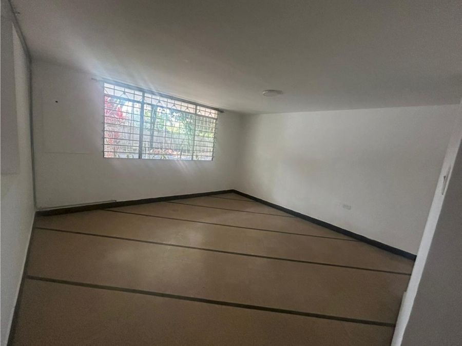 ARRIENDO CASA EN CALASANZ PARTE BAJA
