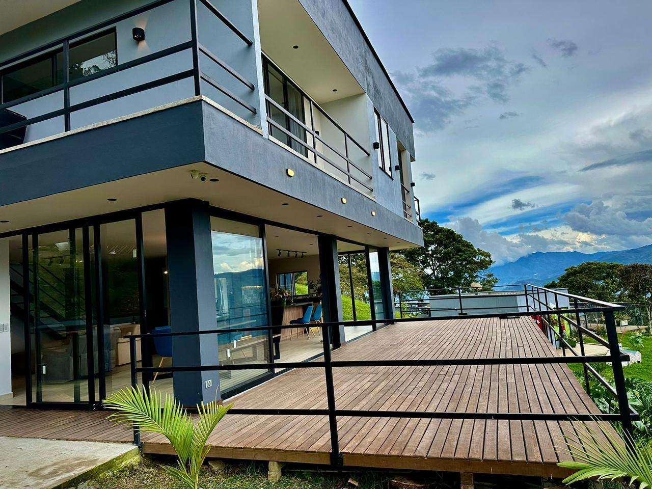 CASA FINCA EN VENTA UBICADO EN GIRARDOTA