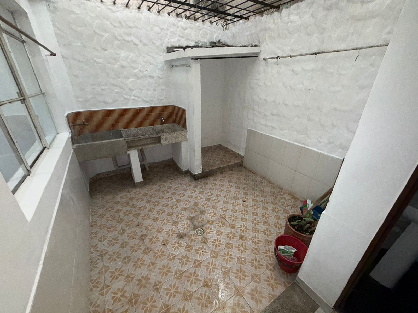 ARRIENDO CASA EN EL VELODROMO