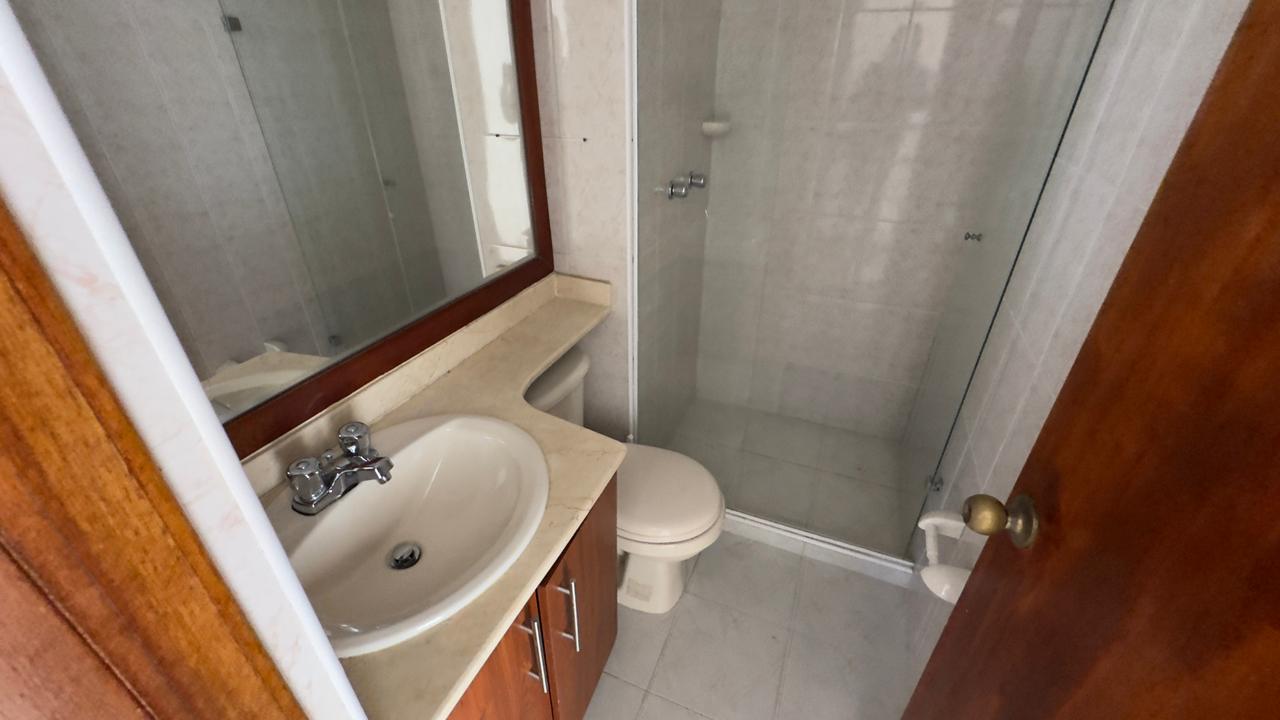 ARRIENDO APARTAMENTO EN LOMA DE LOS BERNAL