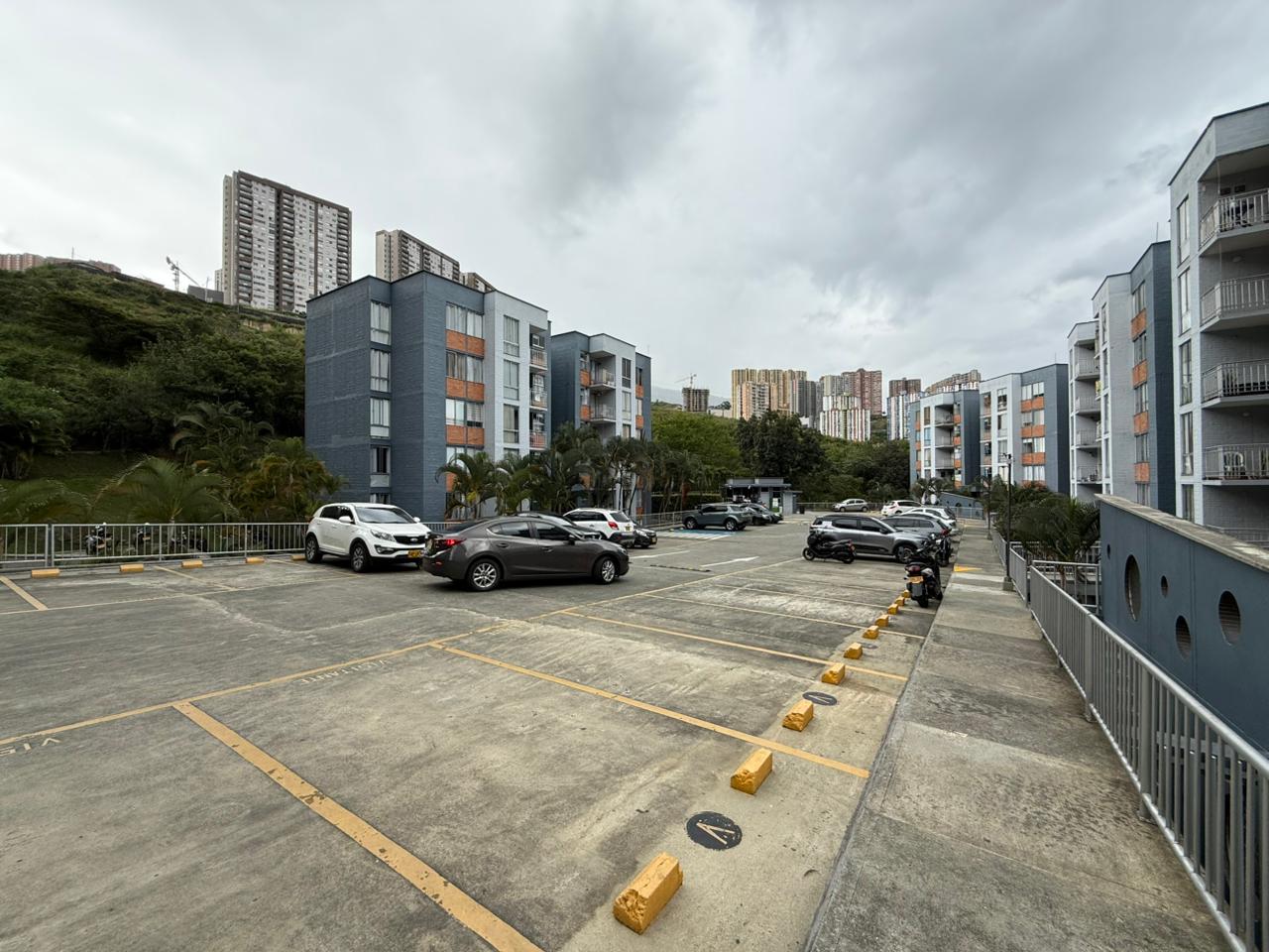 VENDO APARTAMENTO EN CALASANZ