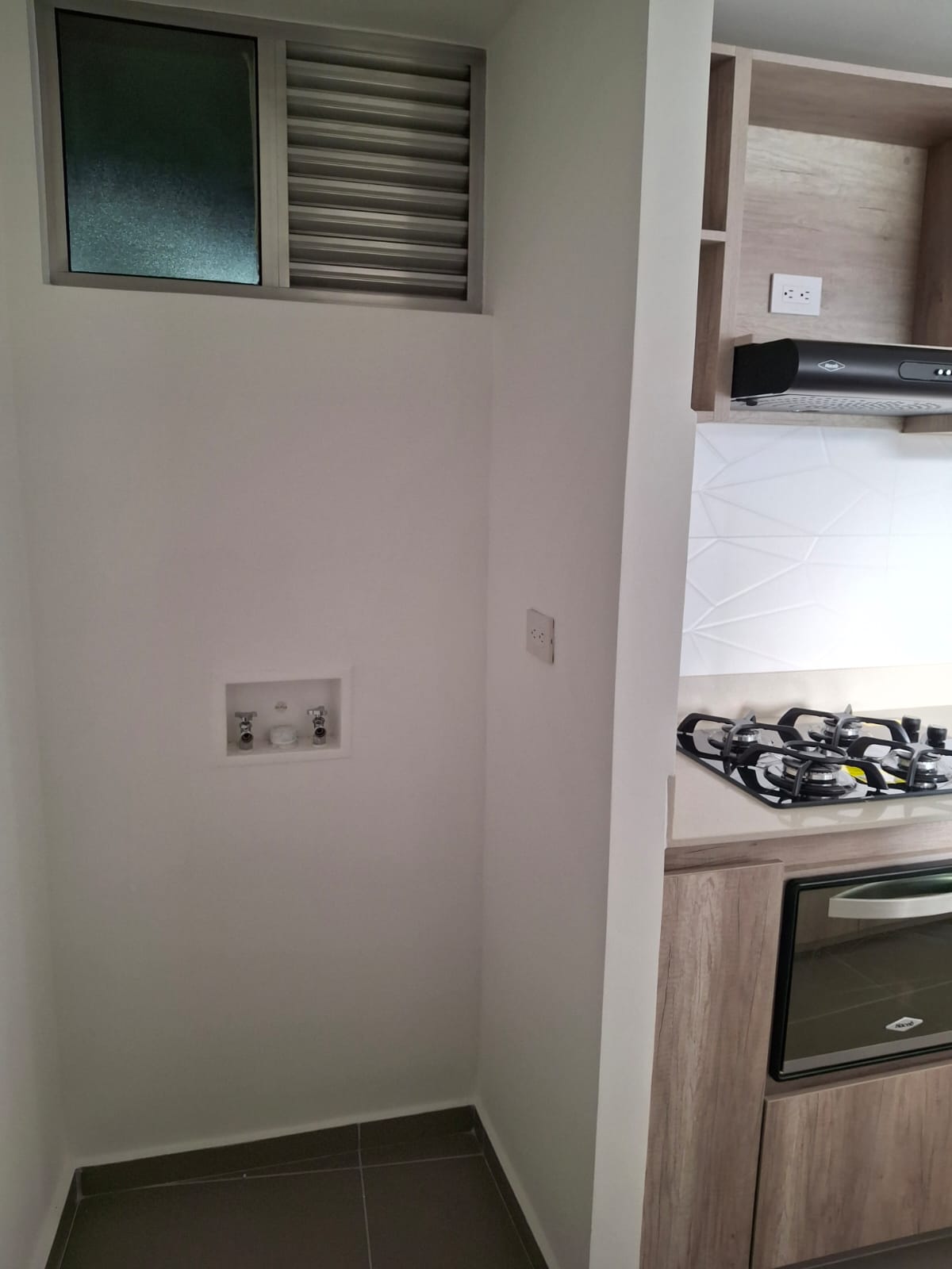 ARRIENDO APARTAESTUDIO EN GUAYABAL